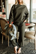 Load image into Gallery viewer, Vineyard Green Solid Color Quilted Textured Pullover and Joggers Set