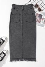 Load image into Gallery viewer, Black Raw Edge Side Slits Buttoned Midi Denim Skirt